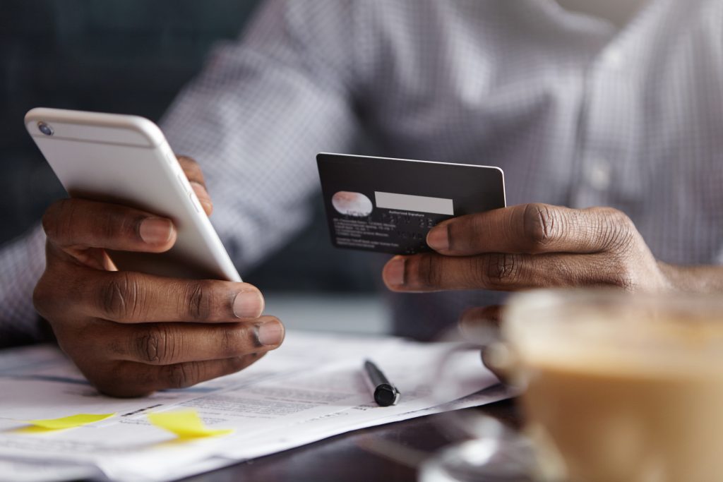 Dívida de cartão de crédito pode bloquear conta corrente?